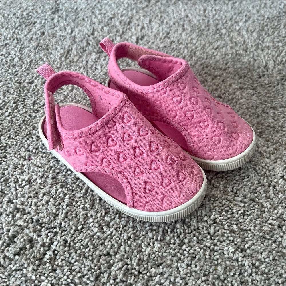 Carter’s Pink Neoprene Water Shoes with Heart Pattern size 6